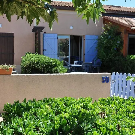 Holiday home Maisons Du